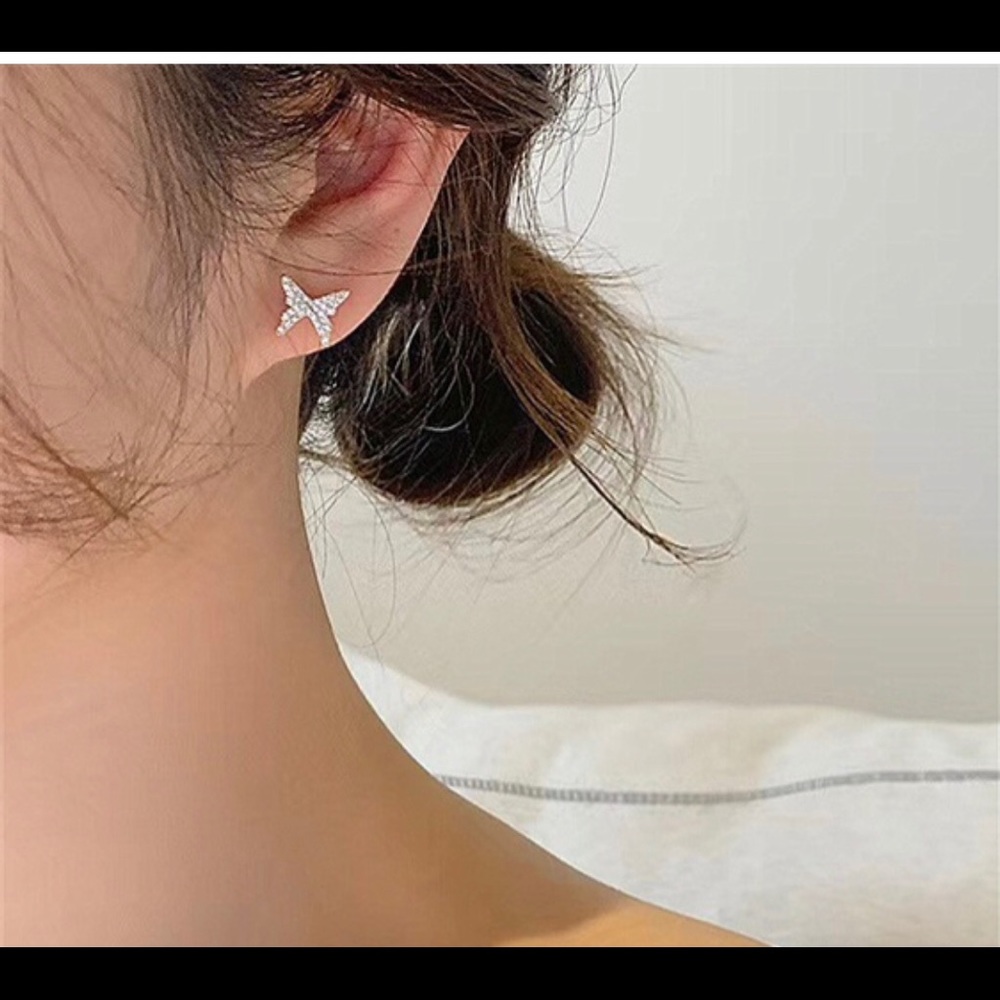 Zircon skeleton butterfly irregular earrings ✨✨✨